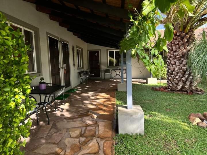 Kamaku Guesthouse Cc Otjiwarongo Exterior foto