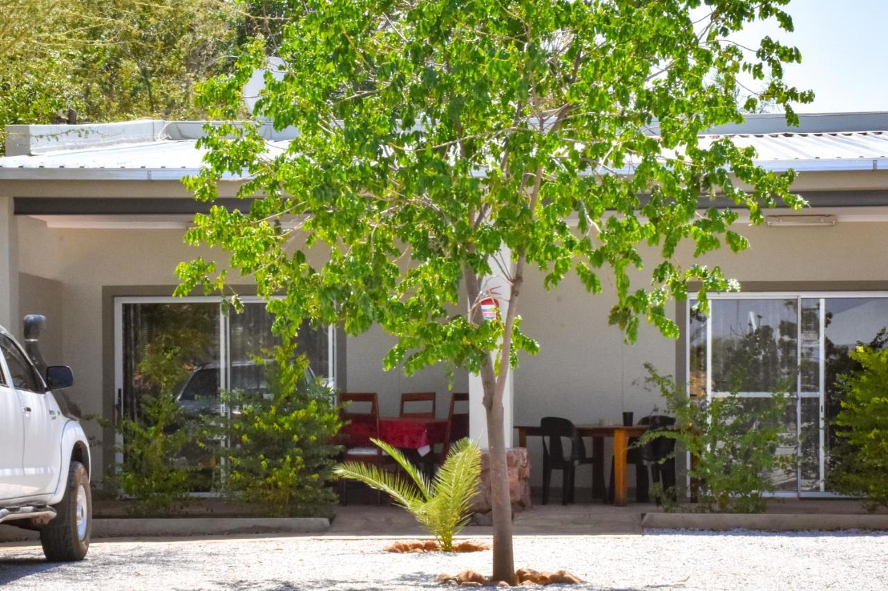 Kamaku Guesthouse Cc Otjiwarongo Exterior foto